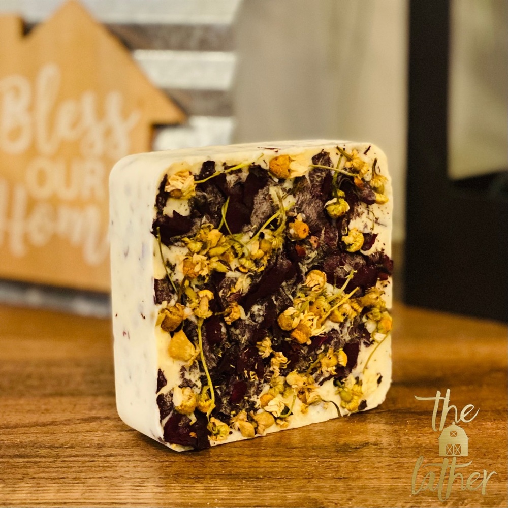 BOTANICAL Chamomile Rose Essential Oil Goat Milk & Cream Lather - Picture 1 of 2